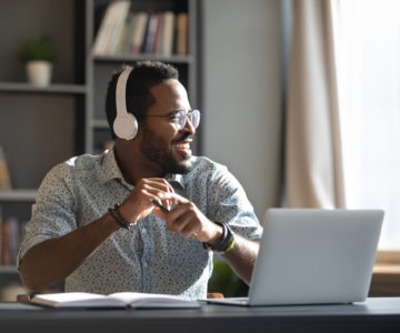 Comment le podcast accompagne votre communication BtoB : l’exemple d’ABM Expérience